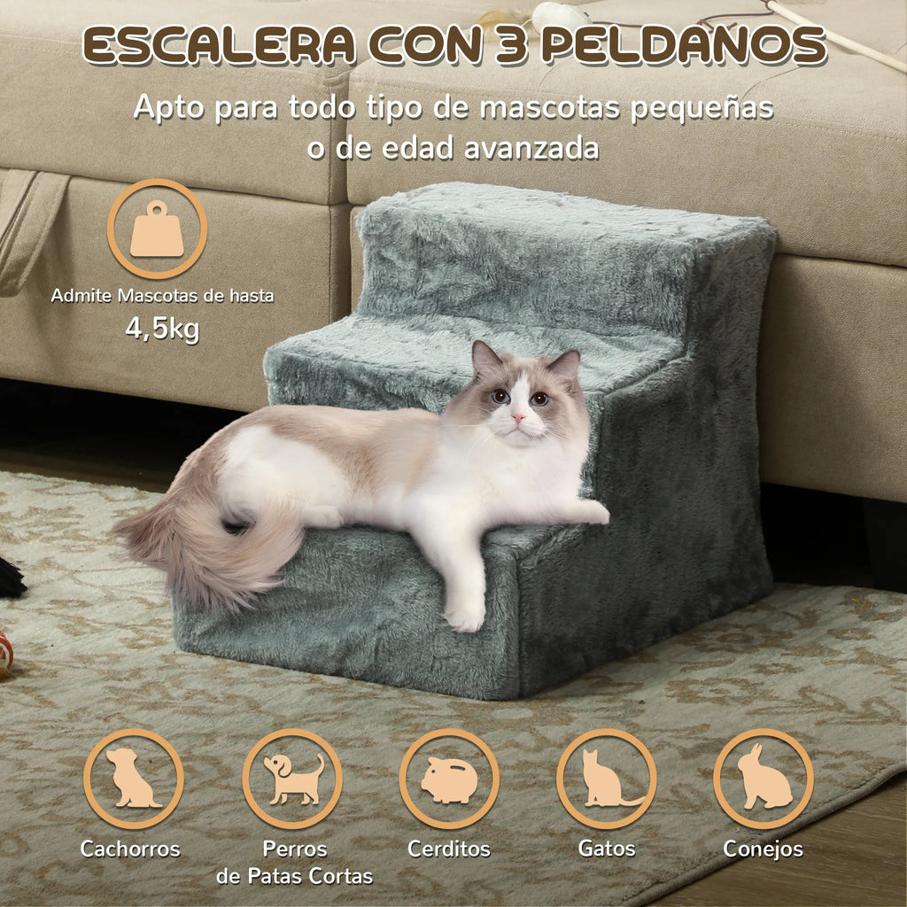 Gato tumbado en la escalera; admite mascotas de hasta 4,5 kg